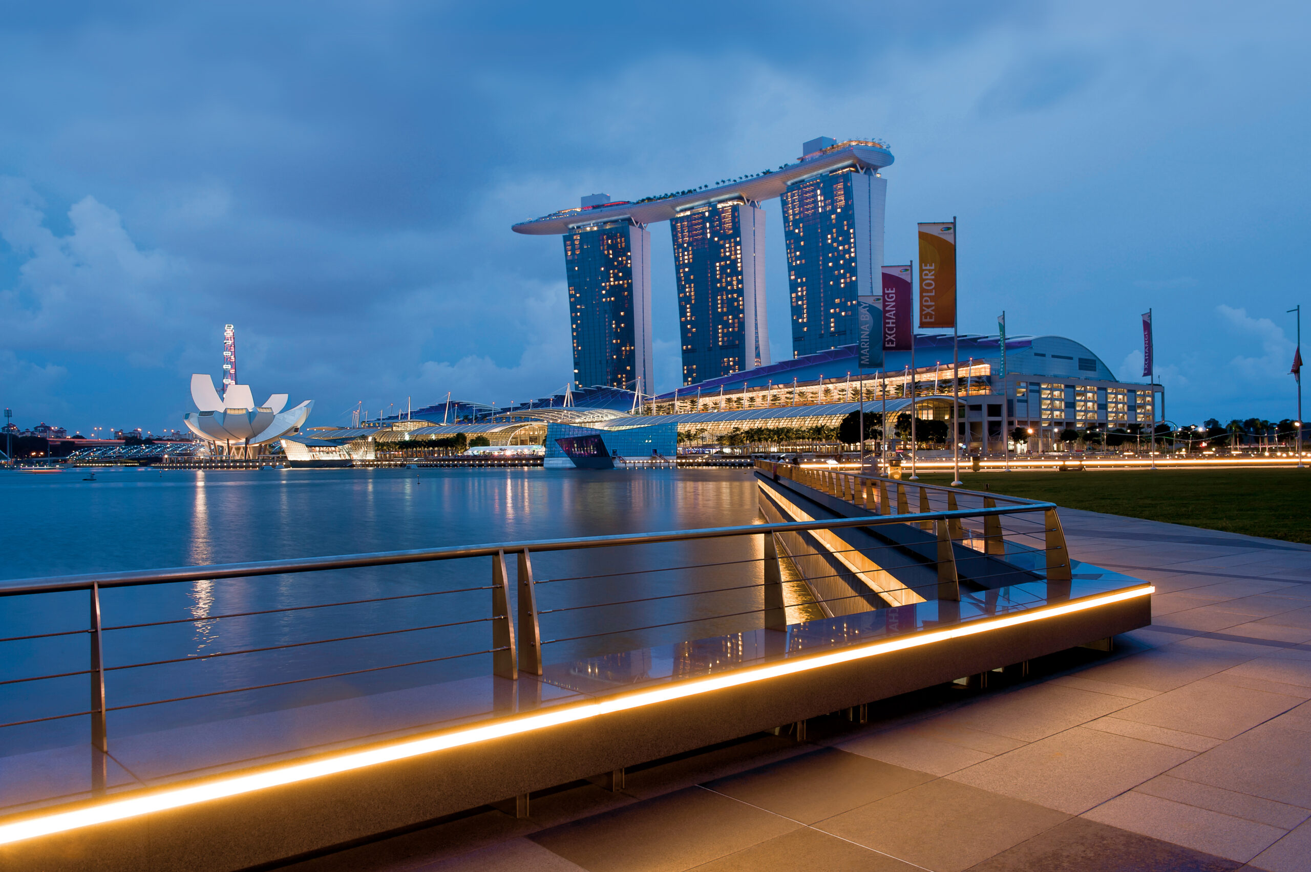 Marina Bay Promenade, Singapore - InstaLighting